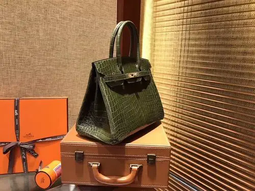 爱马仕hermes最贵的包 应该是鳄鱼皮的铂金包birkin