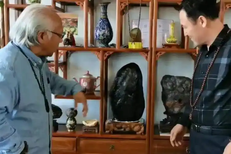 国际陨石文化大使马学珍莅临红寺堡陨石馆