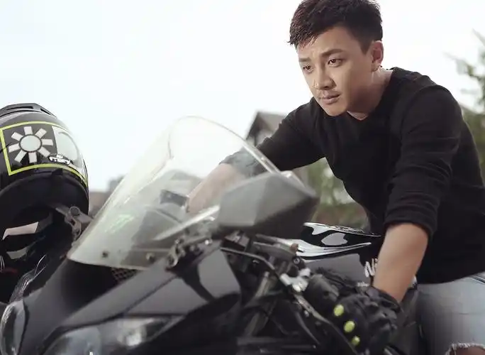 邹俊百《再突击》热血收官 进击的"哭神"获赞|邹俊百|突击再突击|热血