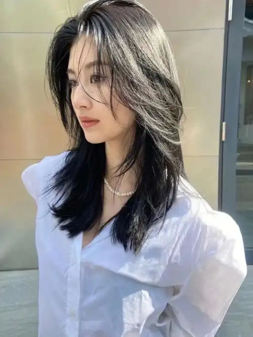 发型推荐高层次锁骨发更具魅力