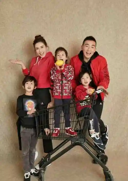 刘畊宏声明只有一个中国后直播时教育孩子们做人不能忘本