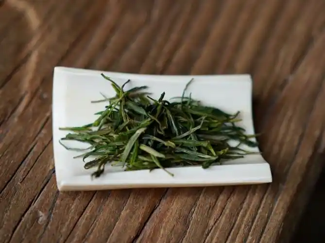 清明后两天的头采野生顾渚紫笋,夏季必备,第一次拿出来,75克.