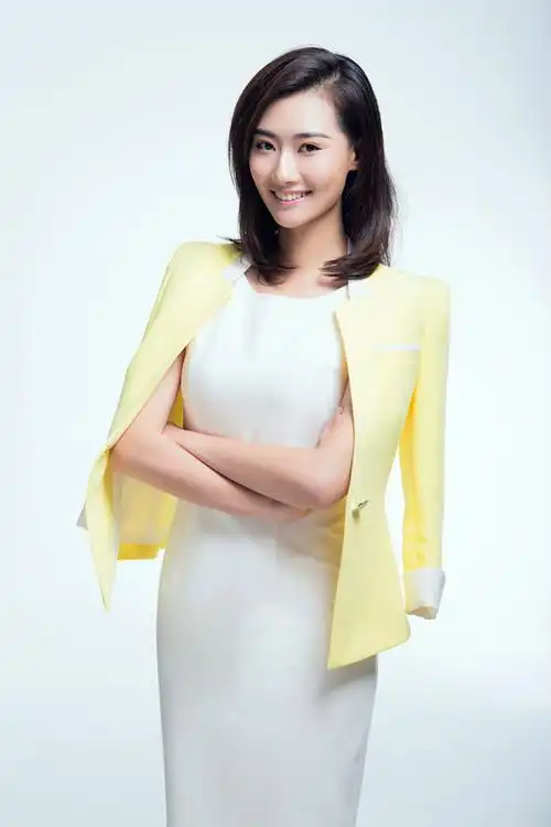 p>施源,东南卫视主持人.