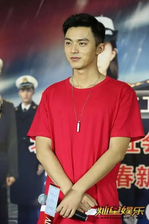 深海利剑刘璐为拍戏亲自跳水克服恐水症