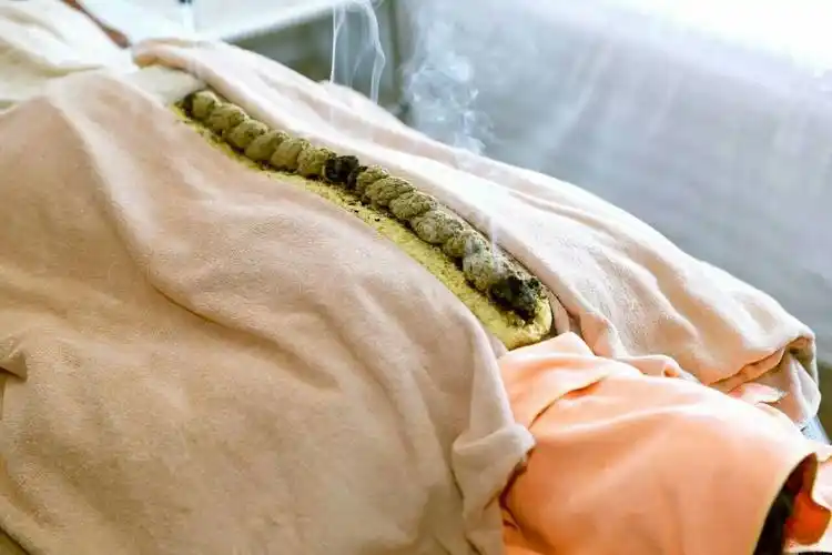 艾灸督脉升一身之阳;断一身之病 - 美篇