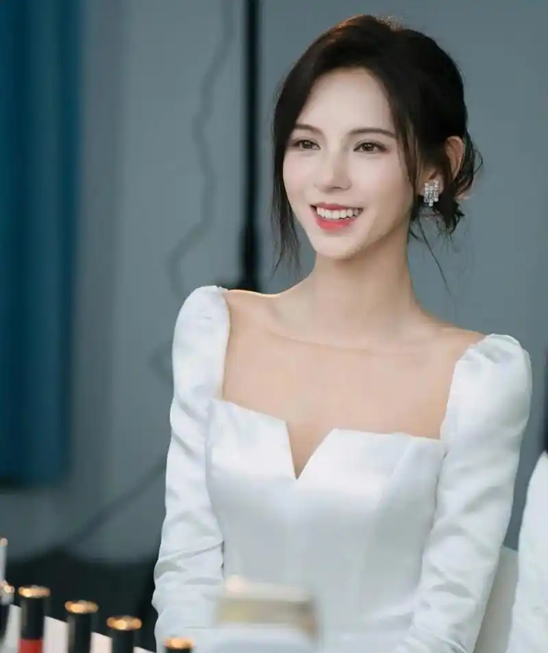 张予曦# 温柔甜美,复古时尚