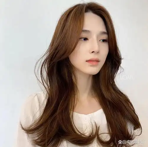 那么,染头发什么颜色好看显的年轻呢?