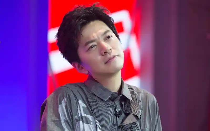 【歌手李健】923个笑容合集