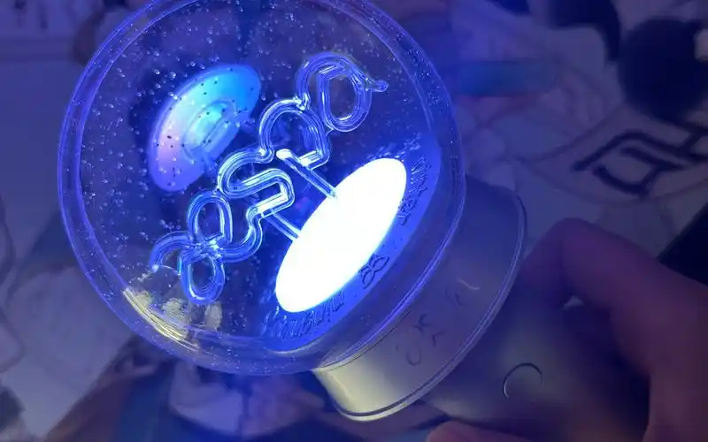 aespa应援棒开箱|像吃了毒蘑菇哈哈哈哈,我是说很美的意思