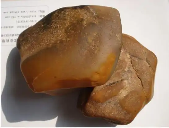 的比较形象的称呼,很多石友看到沙皮冻一词,都有点茫然,毕竟这类石头