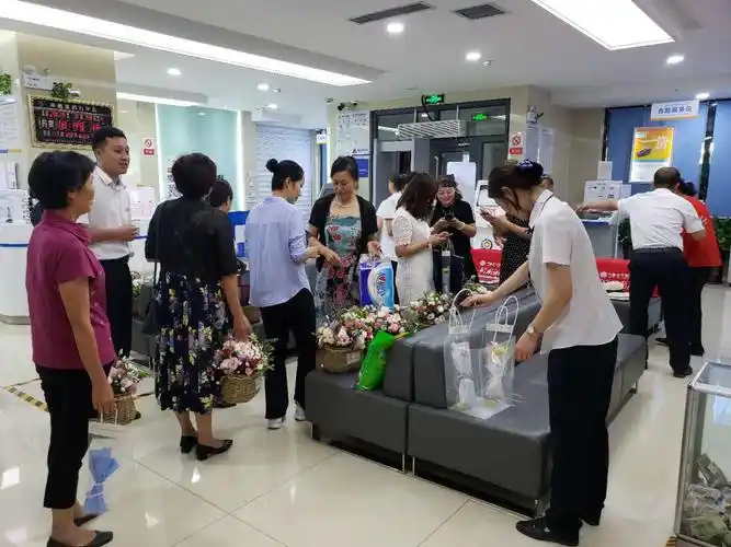 "最美女神,花漾插花"开发支行高端客户答谢会