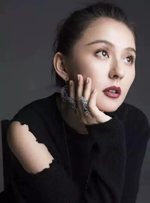 专访 | 热依扎:用表演表达热爱,用心诠释每一个角色