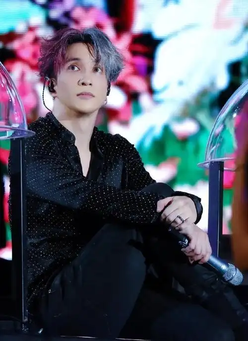 薛之谦:经历两次爆红的顶流歌手,也是无数粉丝心中的