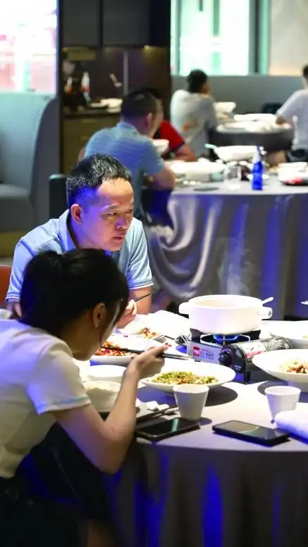 长沙餐饮重归"顶流王座" 徐记海鲜暑期营业额增长超三成