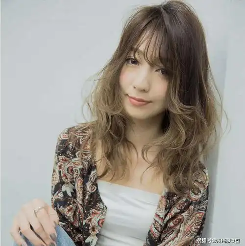 适合长脸女士的10款发型,时尚减龄又显气质,衬托脸型又有高级感_刘海