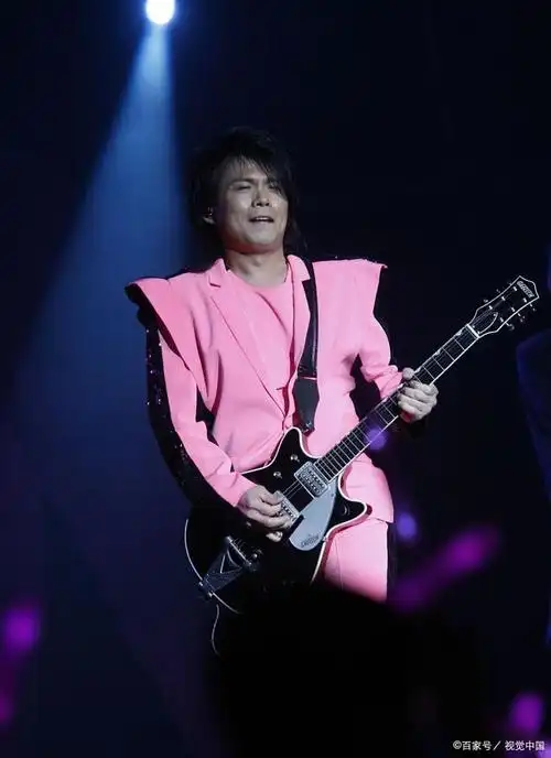 伍佰:唱歌轮不到自己开口,为大家献上最好的演出