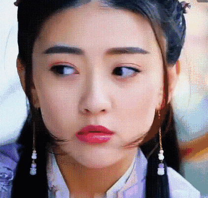 梁洁是中央戏剧学院的科班生,旋风十一人,擒狼等作品都没有大红,但是