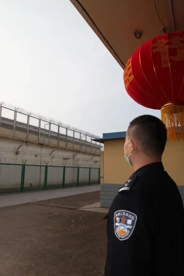 解密!看守所民警"高墙"内的一天!