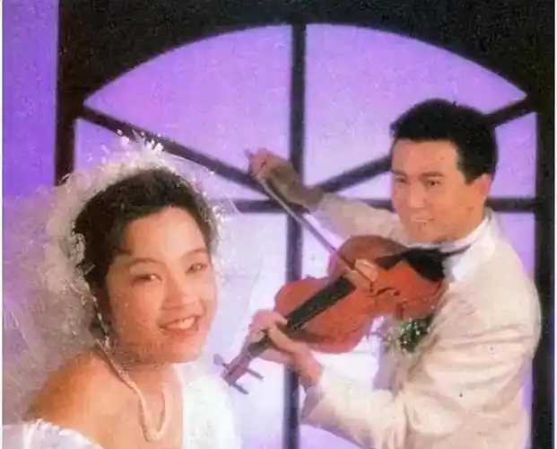 温兆伦的第一段感情,是与初恋女友李丽蕊.