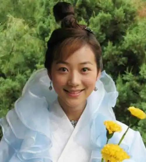 韩雪她凭神秘背景出圈拒拍吻戏被导演怒骂为何依然被力捧