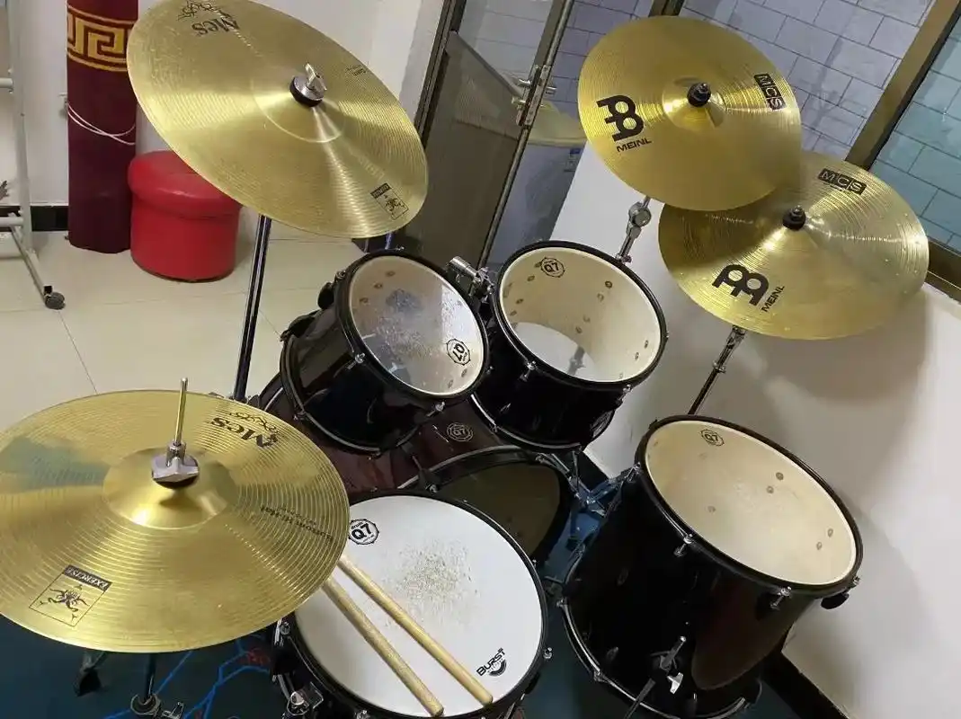 出售二手架子鼓和哑鼓 送鼓棒,静音垫  一口价,架子鼓150 - 抖音