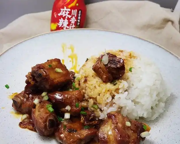 川香排骨盖饭