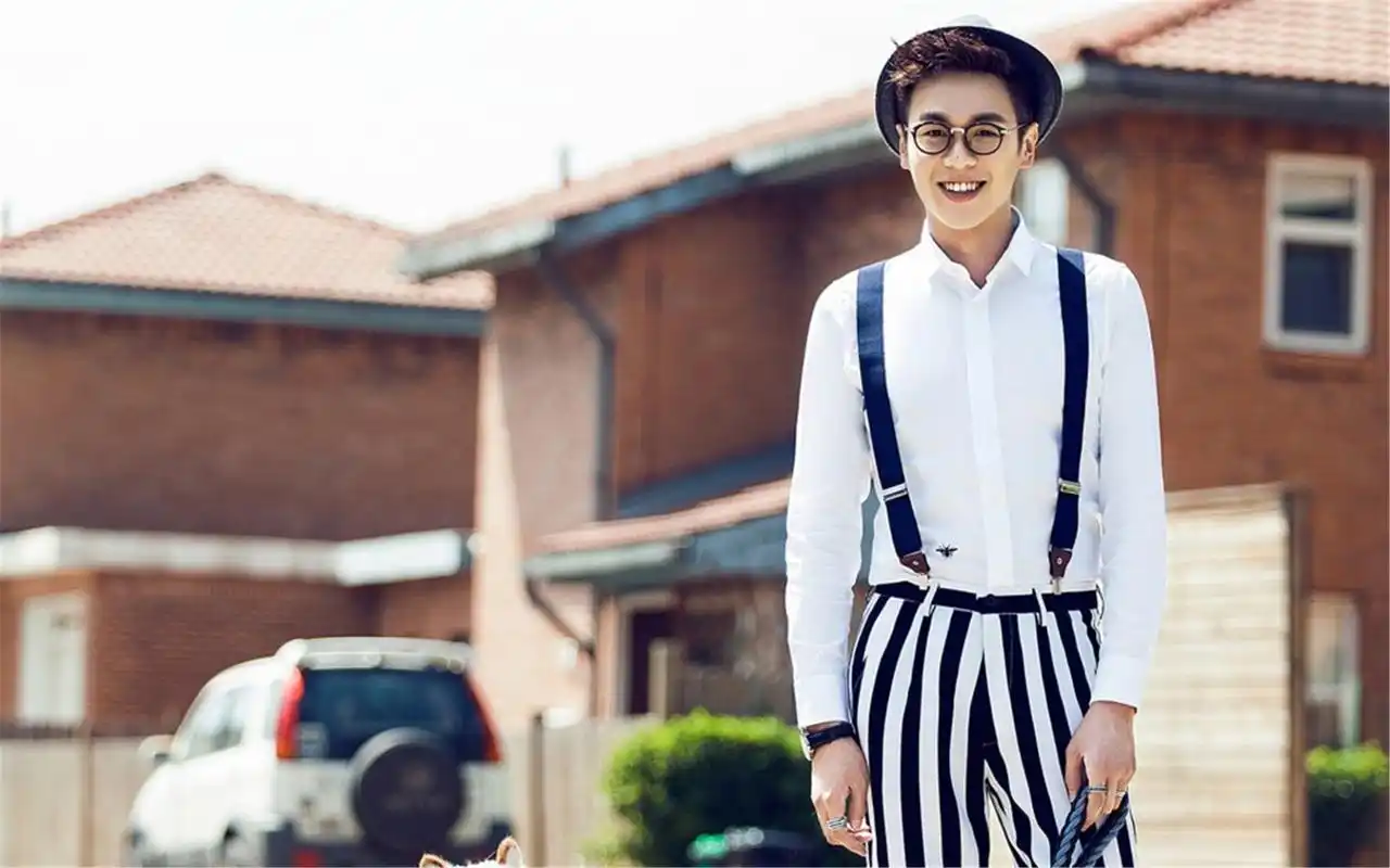 新生代男明星帅哥张若昀时尚帅气写真壁纸图片高清大图预览1920x1200