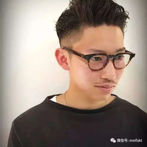 稳重型成功男士的商务发型