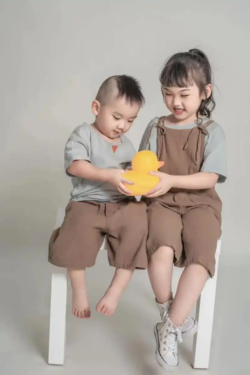 我家的两个小可爱 #每一张照片都是满满的回忆 #愿我的宝贝 - 抖音