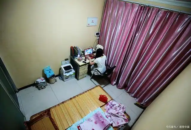 成为沪漂第一步:挤入群租房,1/3月薪"孝敬"二房东