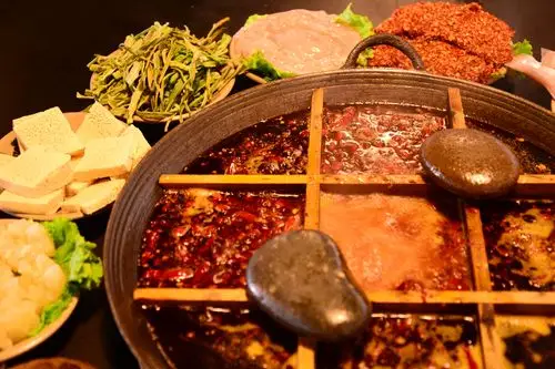重庆最地道火锅!一家老道,一家正宗,你更喜欢哪家?