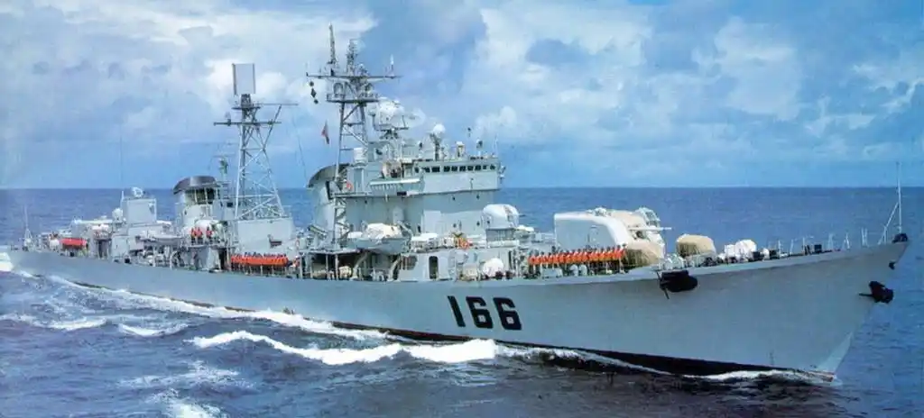 主要  ★ 2艘051g型(北约称"旅大iii级")导弹驱逐舰:165舰(湛江号)