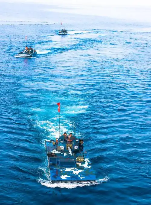 精彩海军陆战队某旅实战化综合演练掠影