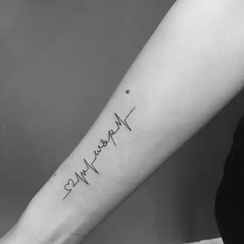 申小姐小臂简单线条心电图纹身图案