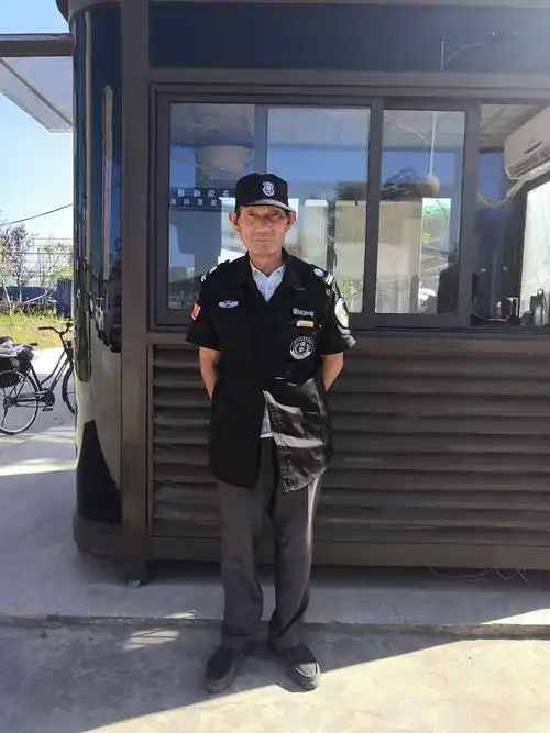 其它 亚夏物业工作日志 写美篇保安联系电梯维保师傅维修电梯