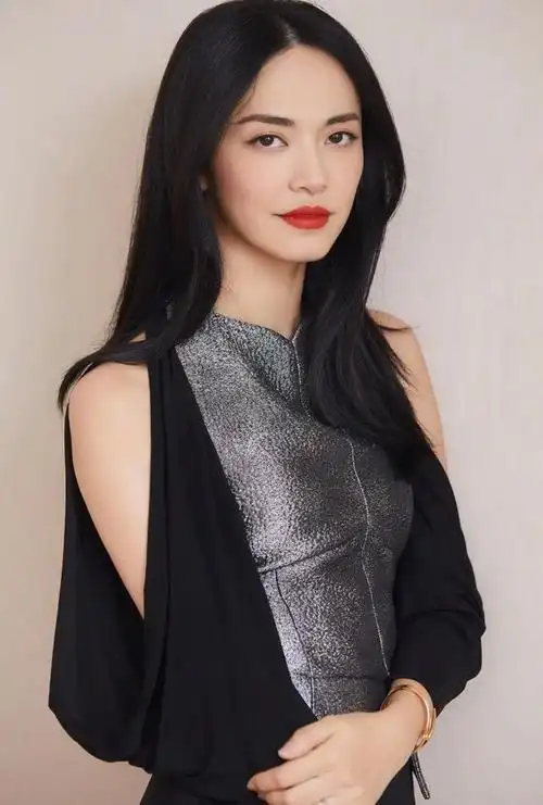 姚晨出名的"大嘴":姚晨的笑,夺人的魂;姚晨的唇,迷人的刀