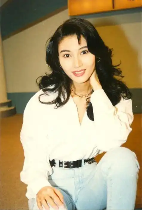 李嘉欣:当过两次第三者,还能嫁入豪门,这个女人的眼光