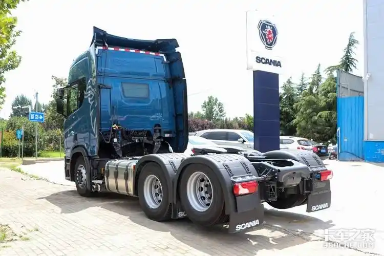 油箱更大 操控更佳! 斯堪尼亚r500速报