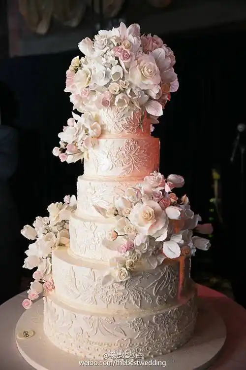 最美婚礼蛋糕,每款都超级美,心动的吗?那就赶紧收走,美哒哒