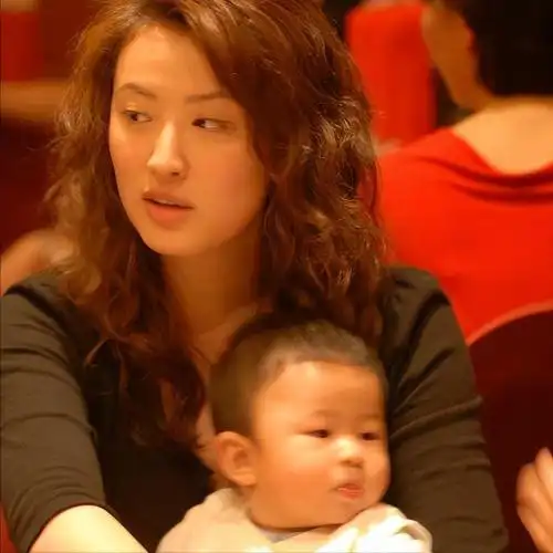 陈坚红名模出身身价过亿却嫁大8岁王志文受尽欺负不放弃