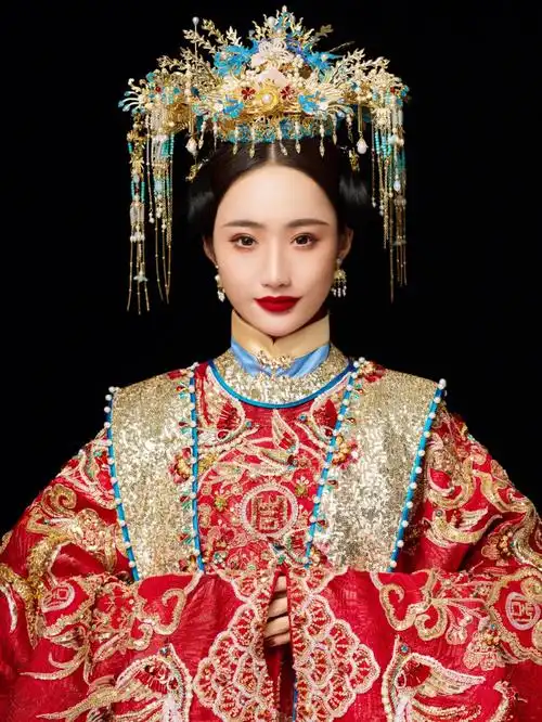 嫁衣凤冠霞帔十里红妆