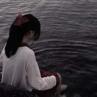 是不是把所有委屈咽下去才显得懂_女生头像_我要个性网