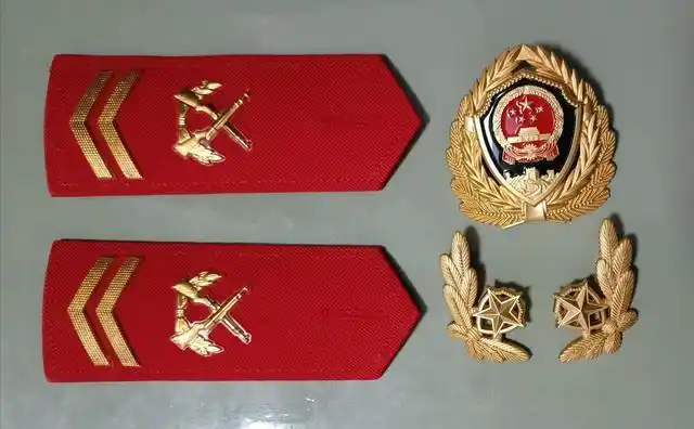 毛启国:武警07式"士官警衔"肩章鉴赏_网易订阅