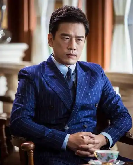 "总裁专业户"王耀庆:只想当演员不想"红",他比你想象的清醒_爷爷