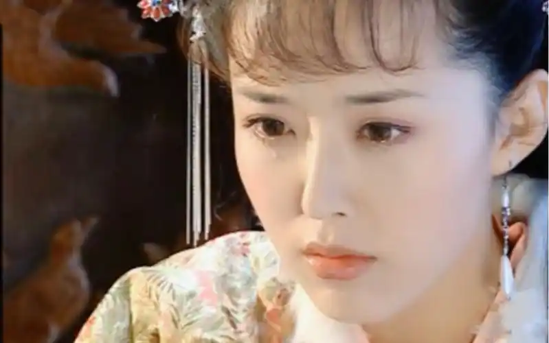 颜丹晨的陈圆圆真像清风晓露中的梨花