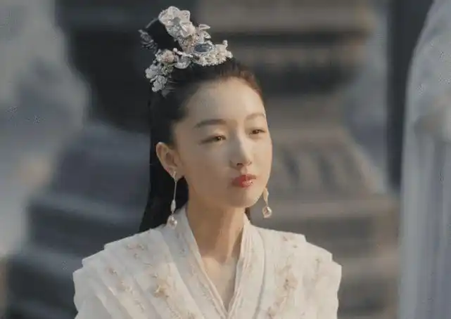 周冬雨首部古装仙侠剧开播,被吐槽演技差,只会挤眉弄眼