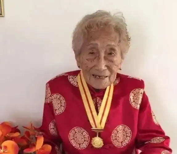 陈中柱身中六弹壮烈牺牲妻子独闯敌营要回头颅终生未再嫁