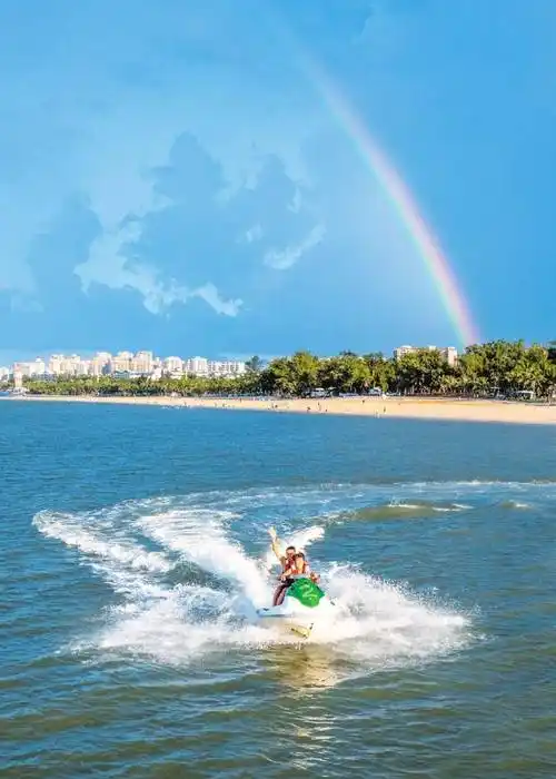"独臂船长"徐京坤再次出征_城市_帆船赛_帆板