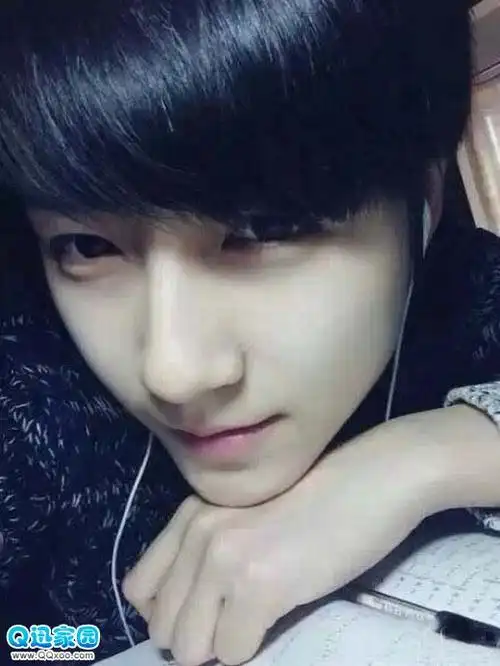 有没有别人跟我一样需要被安慰_非主流帅哥