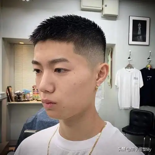 今夏超火的男士发型,清凉显精神,越来越多男士这样剪